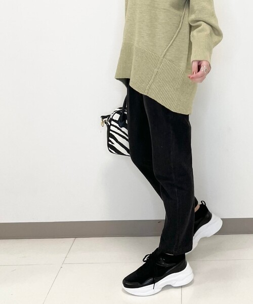 SHOO・LA・RUE（シューラルー）の「◆【S-3L】裏起毛デニムイージーテーパード（デニムパンツ・レディース・ブラック/ダークネイビー・02/01/05/04/03）」の6枚目の写真