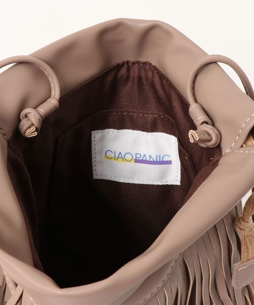 CIAOPANIC（チャオパニック）の「フリンジ巾着ショルダーバック（ショルダーバッグ・レディース・ブラック/グレー・FREE）」の6枚目の写真