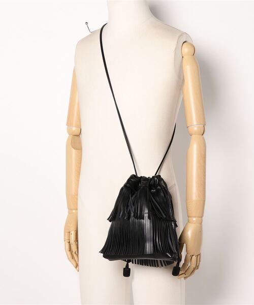 CIAOPANIC（チャオパニック）の「フリンジ巾着ショルダーバック（ショルダーバッグ・レディース・ブラック/グレー・FREE）」の7枚目の写真