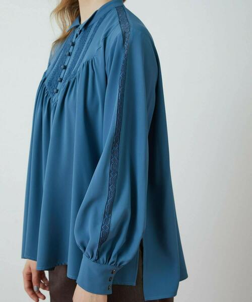 FRAPBOIS(フラボア)の「レーシーフィル ブラウス(シャツ/ブラウス・レディース・ブラック/ブルー・1/0)」の10枚目の写真