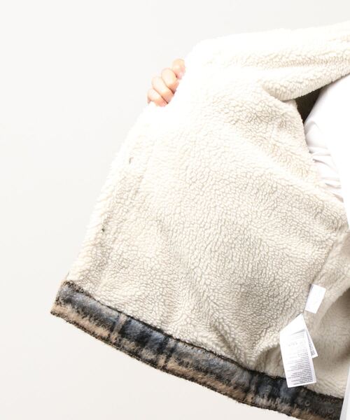 Levi's(リーバイス)の「VTG FIT SHERPA TRUCKER OVERSIZE CAMEL BLUE PLAID TRUCKER(ブルゾン・メンズ・マルチ・L/M/S/XL)」の3枚目の写真