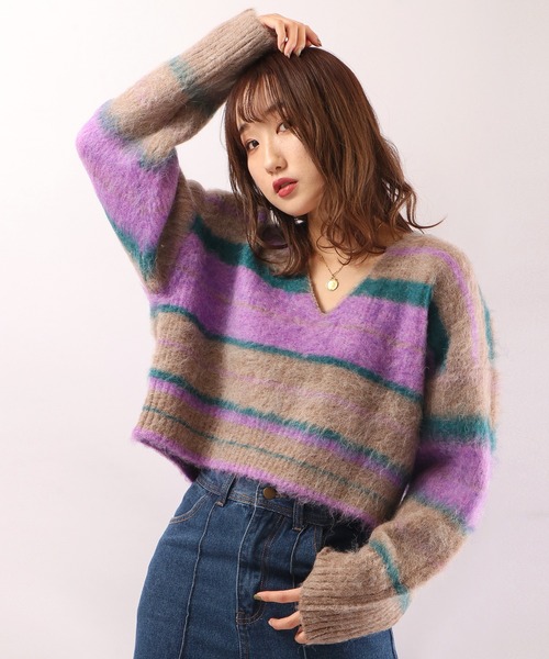 EACH.(イーチ)の「【EACH】V-NECK STRIPE KNIT Vネックストライプニット(ニット/セーター・レディース・ブラウン/グリーン・FREE)」の2枚目の写真