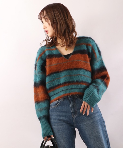 EACH.(イーチ)の「【EACH】V-NECK STRIPE KNIT Vネックストライプニット(ニット/セーター・レディース・ブラウン/グリーン・FREE)」の1枚目の写真