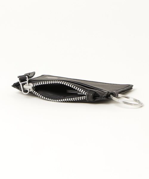 Carhartt WIP(カーハートダブリューアイピー)の「LEATHER WALLET WITH M RING(コインケース・メンズ・ブラック・ONE SIZE)」の3枚目の写真