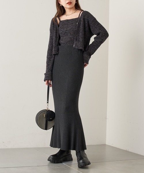 Chico（チコ）の「マーメイドニットロングスカート（スカート・レディース・チャコールグレー/ライトベージュ/ブラウン/ブラック・FREE）」の5枚目の写真