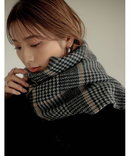 Re:EDIT（リエディ）の「着られる2WAYチェック柄ストール（ストール/ショール・レディース・ブラウン/グレー・FREE）」の6枚目の写真