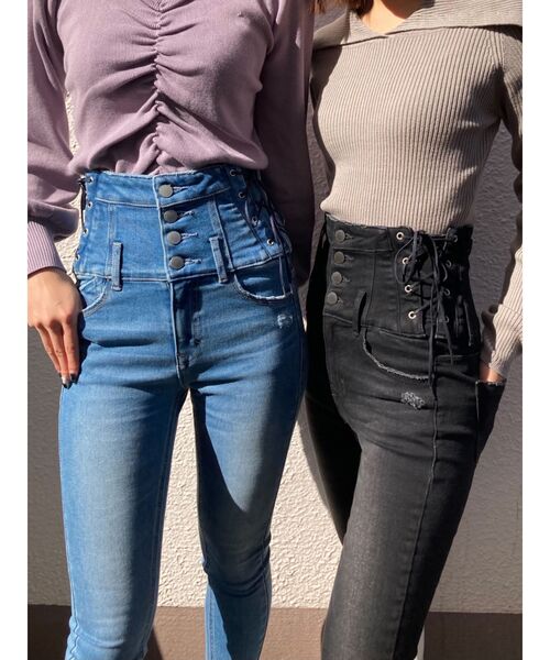 EMODA(エモダ)の「サイドレースアップハイウエストパギンス(デニムパンツ・レディース・ブラック/ブルー・X-SMALL/SMALL/MEDIUM)」の3枚目の写真