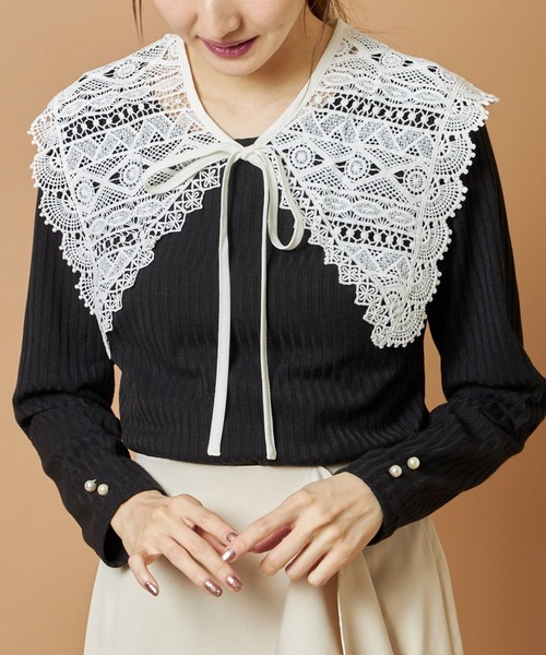 tocco closet(トッコ クローゼット)の「取り外し可能なビックレースカラー付き袖口パール装飾リブカットソー(Tシャツ/カットソー・レディース・ブラック/ベージュ・M)」の1枚目の写真