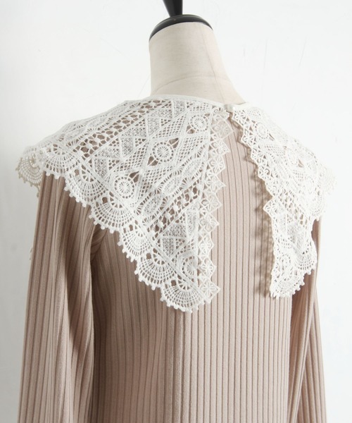 tocco closet(トッコ クローゼット)の「取り外し可能なビックレースカラー付き袖口パール装飾リブカットソー(Tシャツ/カットソー・レディース・ブラック/ベージュ・M)」の19枚目の写真