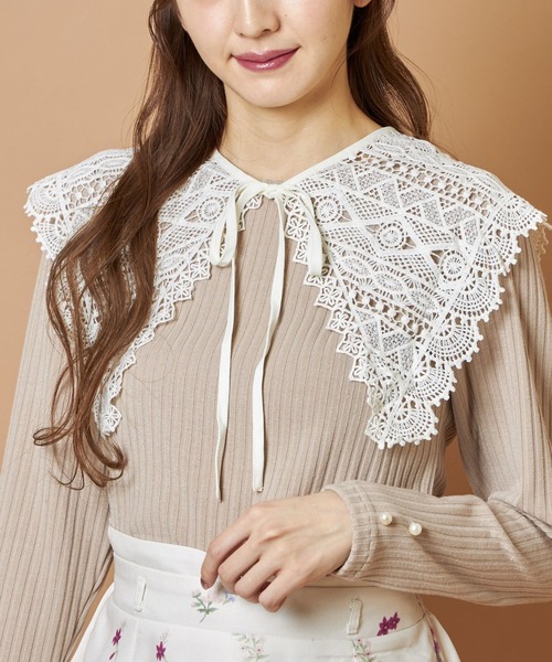 tocco closet(トッコ クローゼット)の「取り外し可能なビックレースカラー付き袖口パール装飾リブカットソー(Tシャツ/カットソー・レディース・ブラック/ベージュ・M)」の9枚目の写真
