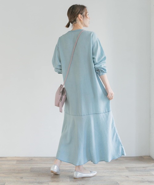 F by ROSSO（エフバイロッソ）の「F by ROSSO　シャンブレーデニムフレアワンピース（ワンピース・レディース・ライトブルー/インディゴブルー・38/36）」の13枚目の写真