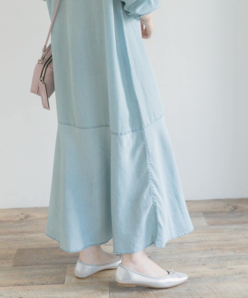 F by ROSSO（エフバイロッソ）の「F by ROSSO　シャンブレーデニムフレアワンピース（ワンピース・レディース・ライトブルー/インディゴブルー・38/36）」の14枚目の写真