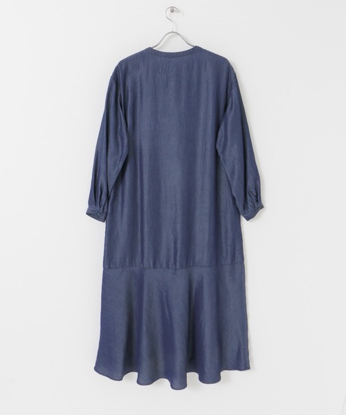 F by ROSSO（エフバイロッソ）の「F by ROSSO　シャンブレーデニムフレアワンピース（ワンピース・レディース・ライトブルー/インディゴブルー・38/36）」の19枚目の写真