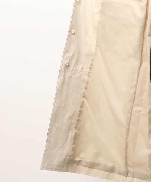 A de a.v.v（アードアー・ヴェ・ヴェ）の「スタンドカラ―配色トレンチコート（トレンチコート・レディース・ネイビー/アイボリー・38/36）」の3枚目の写真