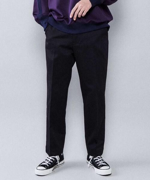 CONVERSE TOKYO(コンバーストウキョウ)の「クロップドテーパードチノパンツ(チノパンツ・メンズ・ブラック/ベージュ/キャメル・MEDIUM/LARGE)」の3枚目の写真