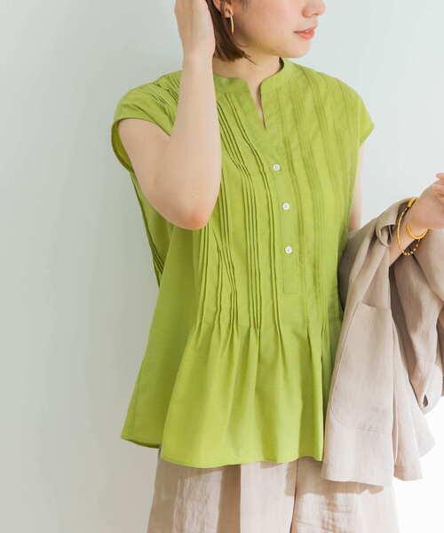 URBAN RESEARCH（アーバンリサーチ）の「『UR TECH Smart Linen Touch』リネンブレンドピンタックブラウス（シャツ/ブラウス・レディース・チャコールグレー/オフホワイト/グリーン系その他・FREE）」の17枚目の写真