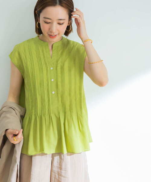 URBAN RESEARCH（アーバンリサーチ）の「『UR TECH Smart Linen Touch』リネンブレンドピンタックブラウス（シャツ/ブラウス・レディース・チャコールグレー/オフホワイト/グリーン系その他・FREE）」の5枚目の写真