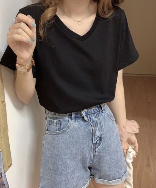 meJane(ミージェーン)の「大人ハンサムVネックシンプルTシャツ(Tシャツ/カットソー・レディース・ブラック/レッド/イエロー/ブルー/シャーベット/サーモンピンク・FREE)」の2枚目の写真