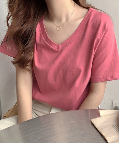 meJane(ミージェーン)の「大人ハンサムVネックシンプルTシャツ(Tシャツ/カットソー・レディース・ブラック/レッド/イエロー/ブルー/シャーベット/サーモンピンク・FREE)」の14枚目の写真