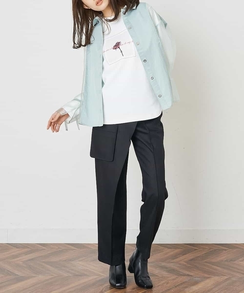 A de a.v.v（アードアー・ヴェ・ヴェ）の「フラワーフォトプリントTシャツ（Tシャツ/カットソー・レディース・ライトパープル/グリーン/ホワイト・38/36）」の2枚目の写真