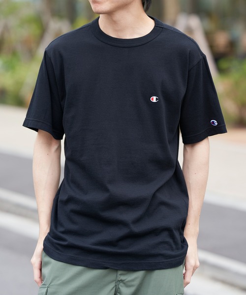 Champion(チャンピオン)の「Champion正規取り扱いアイテム!【Champion】ベーシックロゴTシャツ SHORTSLEEVE T-SHIRT C3-P300(Tシャツ/カットソー・メンズ・ホワイト/ブラック/ベージュ/パープル/ネイビー/グレー/ライム/オレンジ/グリーン・M/L/XL)」の2枚目の写真