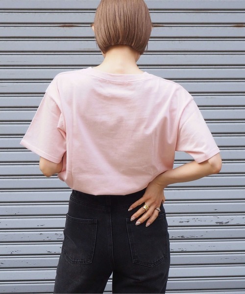 tiptop(ティップトップ)の「単色ロゴBIGTシャツ(Tシャツ/カットソー・レディース・ブラック/オフホワイト/ピンク/ホワイト系その他/ブラック系その他/ピンク系その他/ホワイト系その他2/ホワイト系その他3/ブラック系その他2/ホワイト系その他4・FREE)」の20枚目の写真