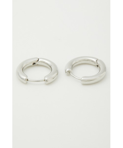 AZUL by moussy(アズールバイマウジー)の「ベーシックリングピアス(ピアス(両耳用)・メンズ・シルバー・FREE)」の5枚目の写真