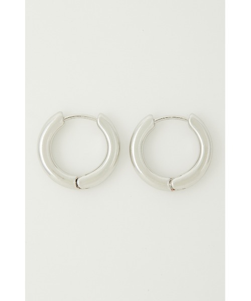AZUL by moussy(アズールバイマウジー)の「ベーシックリングピアス(ピアス(両耳用)・メンズ・シルバー・FREE)」の2枚目の写真