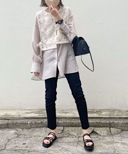 mysty woman（ミスティウーマン）の「デニムスキニーパンツ 299373（デニムパンツ・レディース・ブラック/ネイビー/ブルー系その他・SMALL/MEDIUM/LARGE）」の17枚目の写真