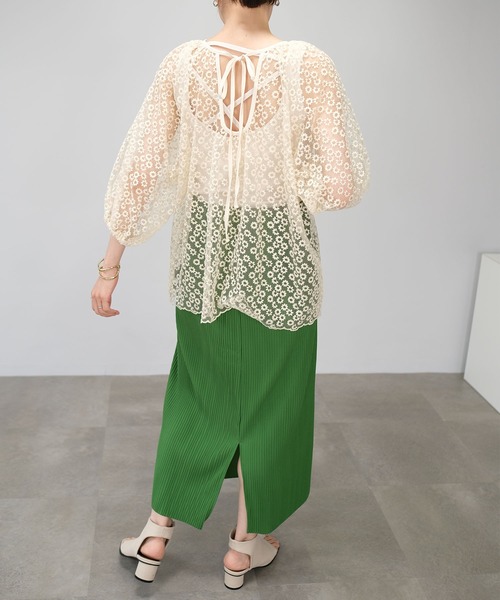 ＡＮＤＪ（アンドジェイ）の「花柄チュールレースボリューム袖トップス（シャツ/ブラウス・レディース・アイボリー・M）」の10枚目の写真