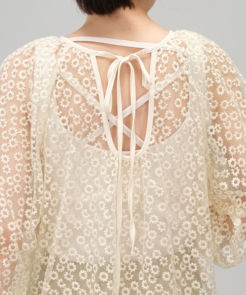 ＡＮＤＪ（アンドジェイ）の「花柄チュールレースボリューム袖トップス（シャツ/ブラウス・レディース・アイボリー・M）」の13枚目の写真