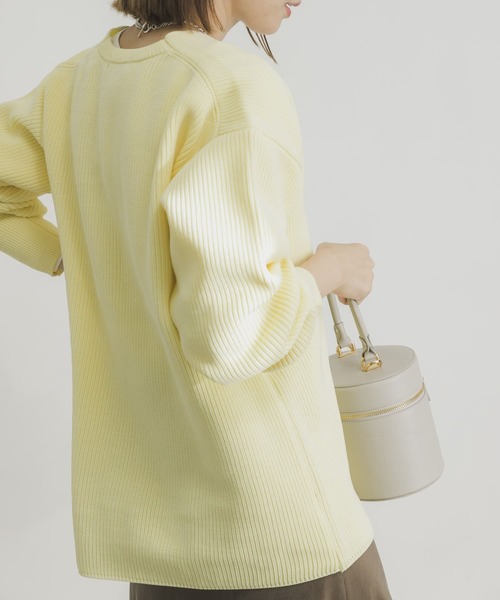 URBAN RESEARCH(アーバンリサーチ)の「ライトニット深Vネックプルオーバー(ニット/セーター・レディース・ブラック/グリーン/ベージュ系その他・FREE)」の11枚目の写真