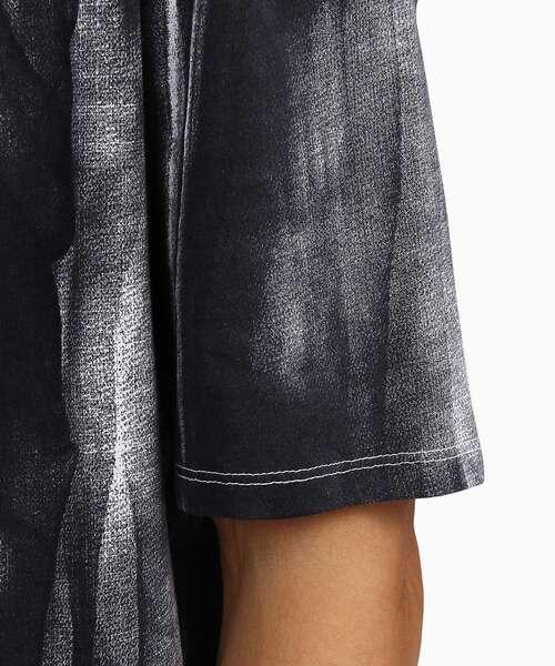 Calvin Klein(カルバン・クライン)の「リラックス クルーネック Tシャツ(Tシャツ/カットソー・メンズ・ホワイト・S/M/L/XL/XS)」の5枚目の写真
