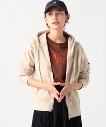 シーズンレス　ワンポイントロゴ入りパーカー