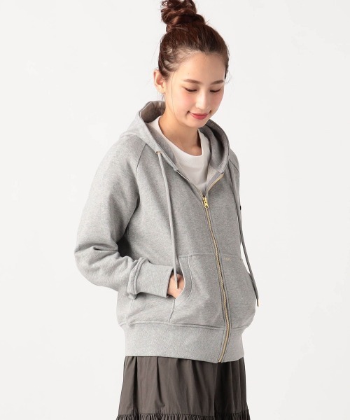 Grand PARK（グランドパーク）の「シーズンレス　ワンポイントロゴ入りパーカー（パーカー・レディース・ベージュ/グレー・FREE）」の2枚目の写真