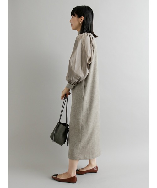 Te chichi CLASSIC（テチチクラシック）の「ハイネック切替ボリュームスリーブワンピース（ワンピース・レディース・ベージュ/ブラウン・ﾌﾘ-）」の8枚目の写真