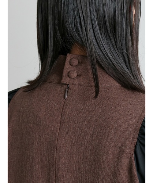 Te chichi CLASSIC（テチチクラシック）の「ハイネック切替ボリュームスリーブワンピース（ワンピース・レディース・ベージュ/ブラウン・ﾌﾘ-）」の21枚目の写真