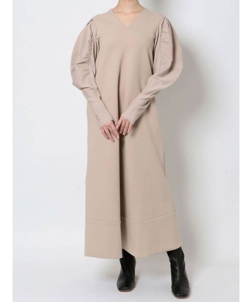 ELENDEEK(エレンディーク)の「ニットスリーブスポンジワンピース(ワンピース・レディース・ブラック/ベージュ/チャコールグレー・02/01)」の16枚目の写真