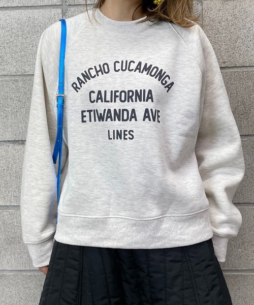 mi via loca(ミヴィアロカ)の「ウラケ裏起毛ラグランプリント入りスウェット(スウェット・レディース・スミクロ/オートミール/グリーン・FREE)」の3枚目の写真