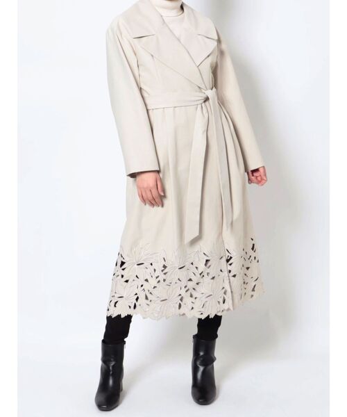 LAGUNAMOON(ラグナムーン)の「カットワークフレアコート(ステンカラーコート・レディース・ブラウン/アイボリー・SMALL/MEDIUM)」の11枚目の写真