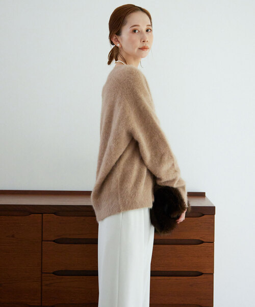 SLOBE IENA（スローブイエナ）の「フォックスカシミヤプルオーバー（ニット/セーター・レディース・ネイビー/ベージュ/ピンク/ブルー・FREE）」の10枚目の写真