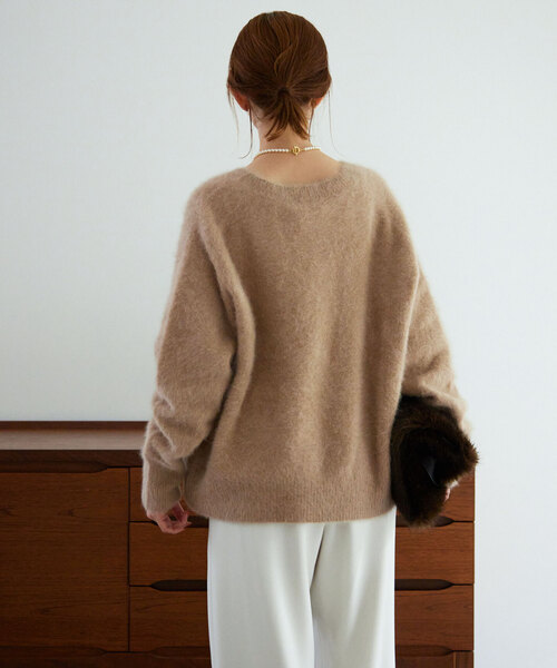 SLOBE IENA（スローブイエナ）の「フォックスカシミヤプルオーバー（ニット/セーター・レディース・ネイビー/ベージュ/ピンク/ブルー・FREE）」の11枚目の写真