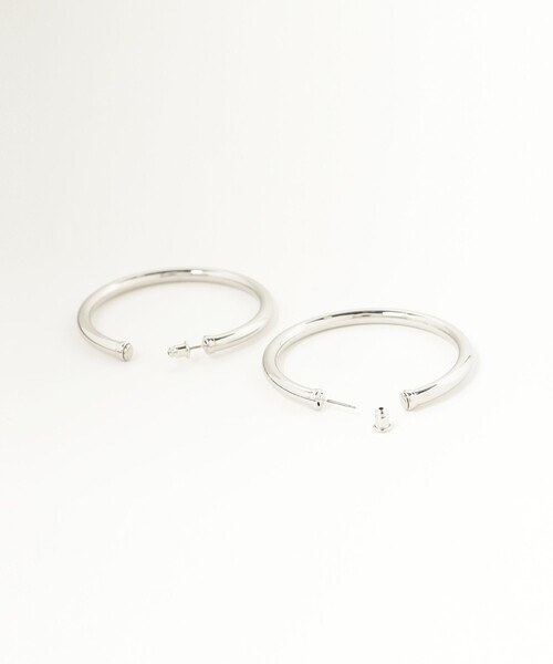 Ray BEAMS（レイビームス）の「Ray BEAMS / ビッグ パイプ フープ ピアス（ピアス（両耳用）・レディース・シルバー/ゴールド・ONE SIZE）」の6枚目の写真