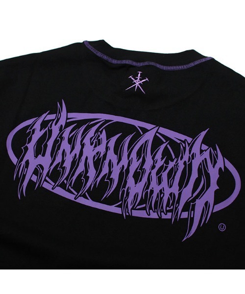 UNKNOWN LONDON(アンノウン・ロンドン)の「A'GEM/9 × .kom『UNKNOWN LONDON/アンノウン ロンドン』UNKNOWN LOGO CAMO GRAPHIC LS TEE(Tシャツ/カットソー・メンズ・ブラック×パープル・L)」の4枚目の写真