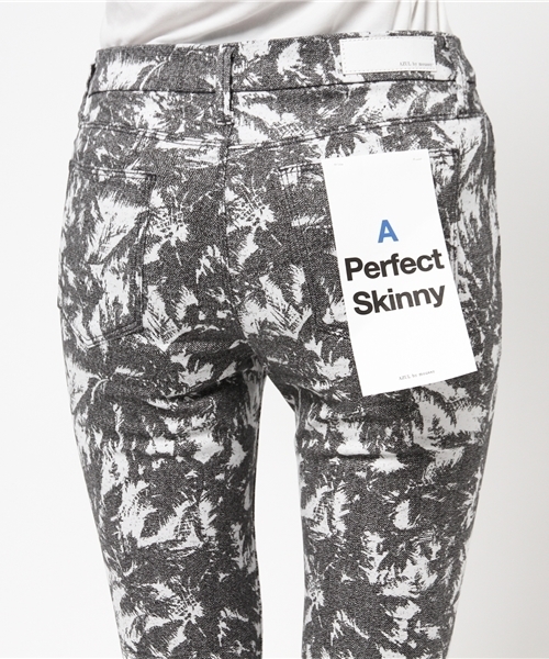AZUL by moussy（アズールバイマウジー）の「A Perfect Skinny(ヤシ柄)（その他パンツ・レディース・ホワイト系その他/ダークネイビー・SMALL/LARGE/MEDIUM/X-SMALL）」の7枚目の写真