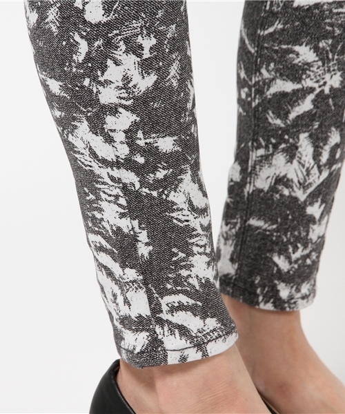 AZUL by moussy（アズールバイマウジー）の「A Perfect Skinny(ヤシ柄)（その他パンツ・レディース・ホワイト系その他/ダークネイビー・SMALL/LARGE/MEDIUM/X-SMALL）」の11枚目の写真