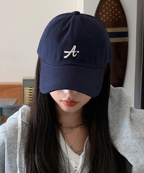 ALTROSE（アルトローズ）の「【熱中症対策】英字 ロゴ キャップ A 男女兼用（キャップ・レディース・ネイビー/ベージュ/ホワイト/ブラック/ブルー・FREE）」の9枚目の写真