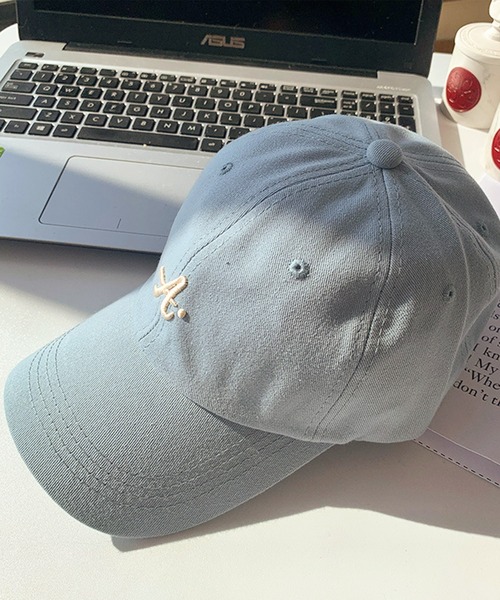 ALTROSE（アルトローズ）の「【熱中症対策】英字 ロゴ キャップ A 男女兼用（キャップ・レディース・ネイビー/ベージュ/ホワイト/ブラック/ブルー・FREE）」の17枚目の写真