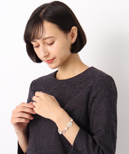 LAURA ASHLEY(ローラアシュレイ)の「淡水パール フラワーブレスレット(ブレスレット・レディース・シルバー・00)」の6枚目の写真