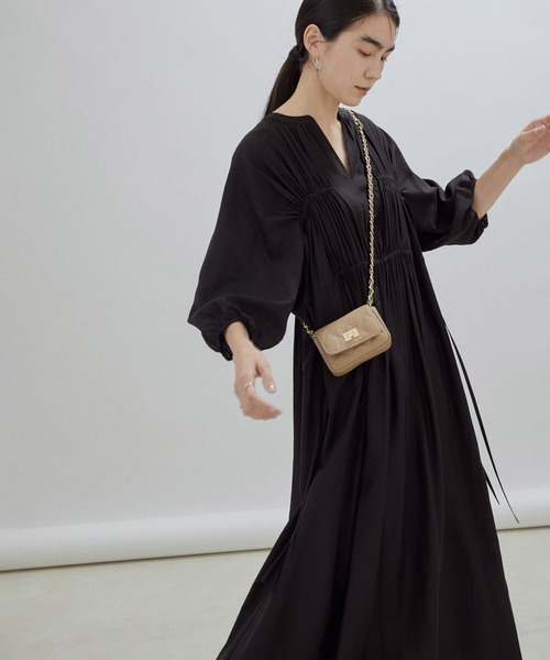 AULENTTI（オウレンティ）の「[ご好評につき追加決定！]【AULENTTI（オーレンティ）】DOLLARO BAG（ショルダーバッグ・レディース・ベージュ/ブラック・FREE）」の3枚目の写真